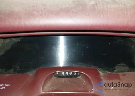 1996 Lincoln Town Car Cartier z USA, uszkodzony, nr VIN 1LNLM83W3TY607897